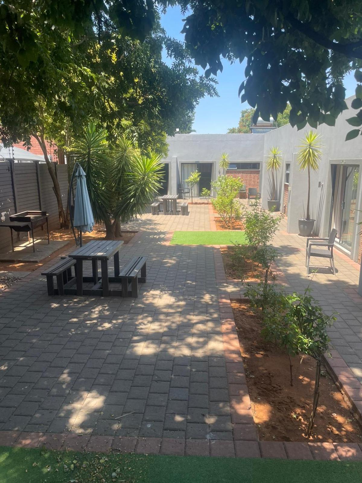 Touching Senses Garden Cottages 블룸폰테인 외부 사진